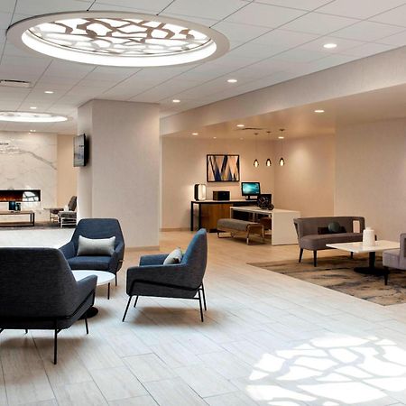 Delta Hotels By Marriott Ютика Экстерьер фото