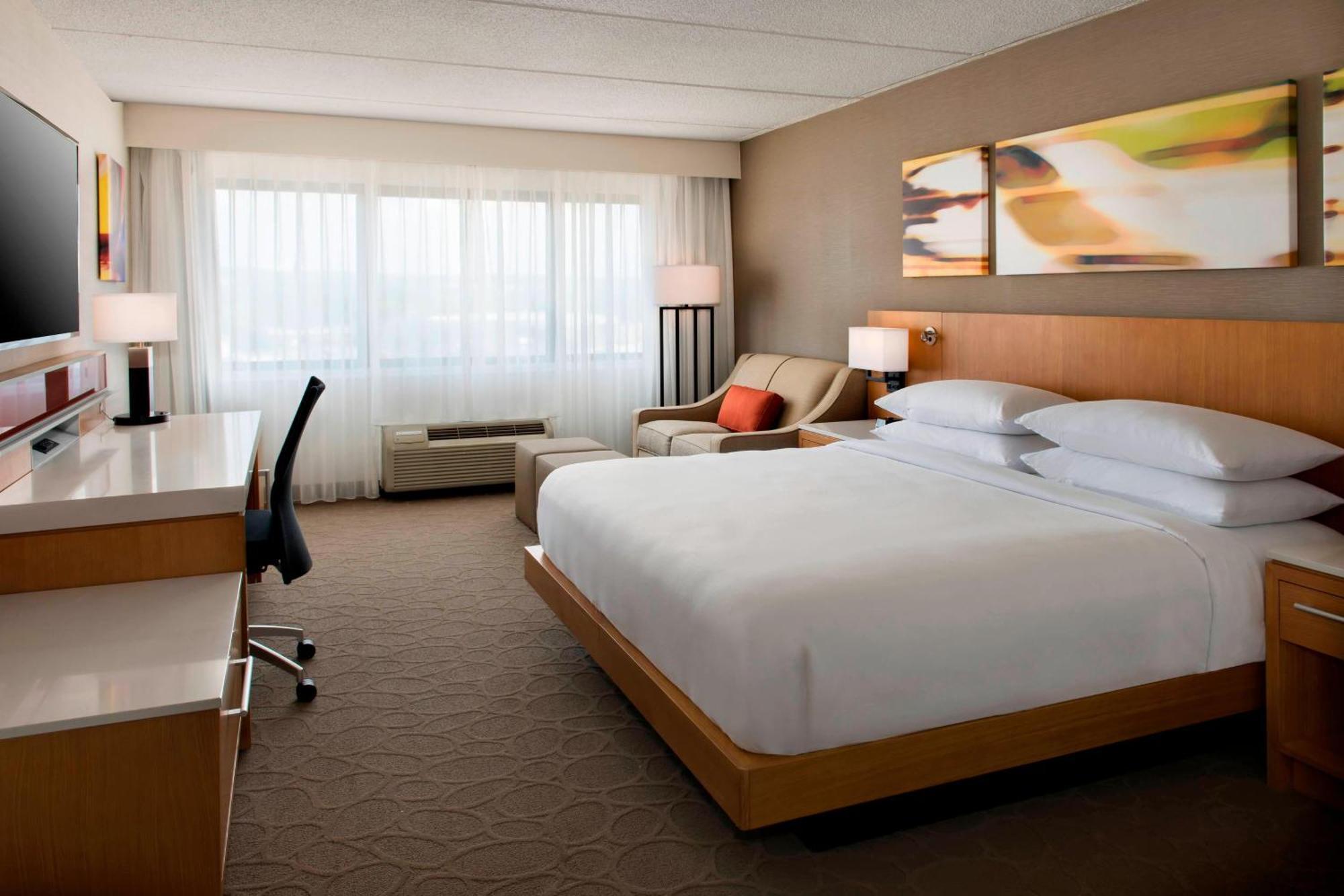 Delta Hotels By Marriott Ютика Экстерьер фото