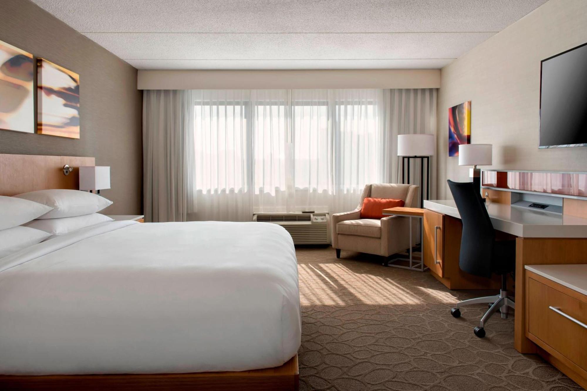 Delta Hotels By Marriott Ютика Экстерьер фото