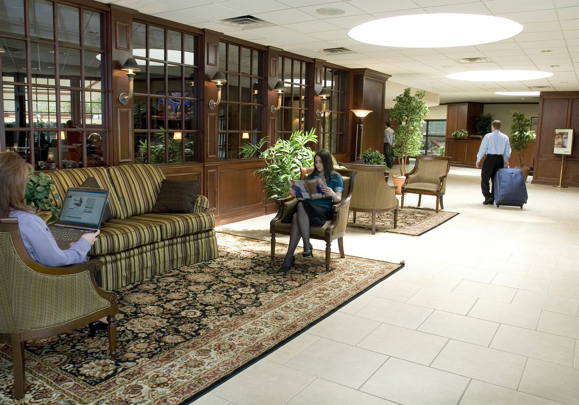 Delta Hotels By Marriott Ютика Экстерьер фото